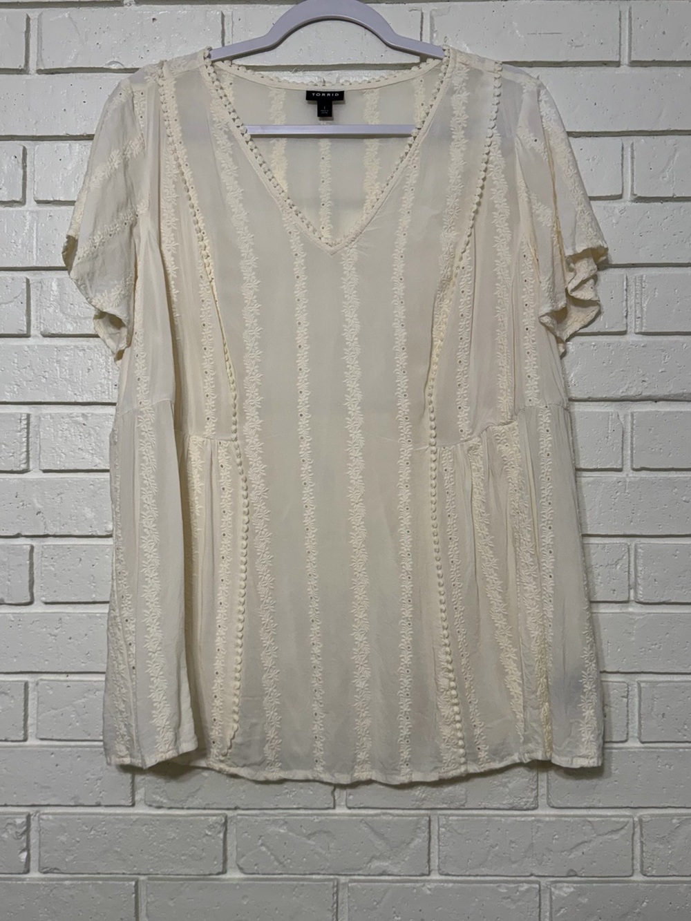 Torrid Ivory Embroidered Babydoll Blouse Size 1 Plus Boho Cottagecore Top